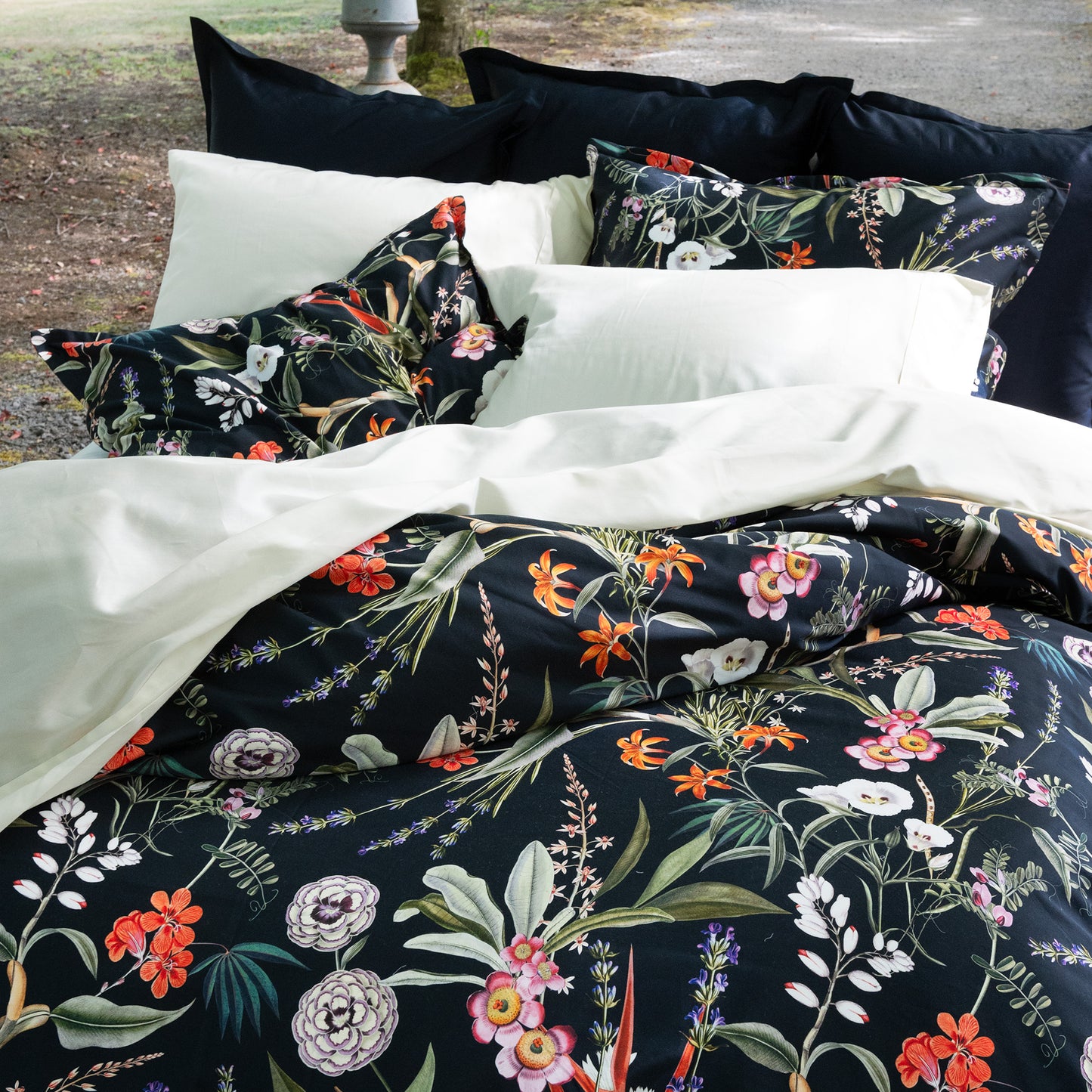 Botanique Printed Sateen Duvet Covers & Shams