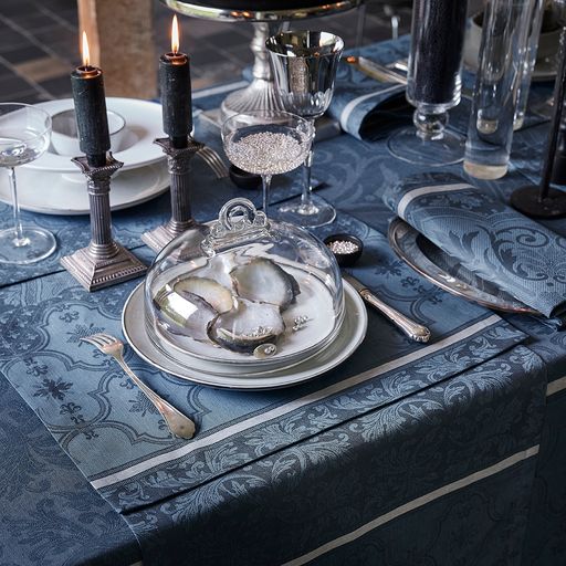 Armoiries - Linen Tablecloth, Placemats, Napkins & Runners